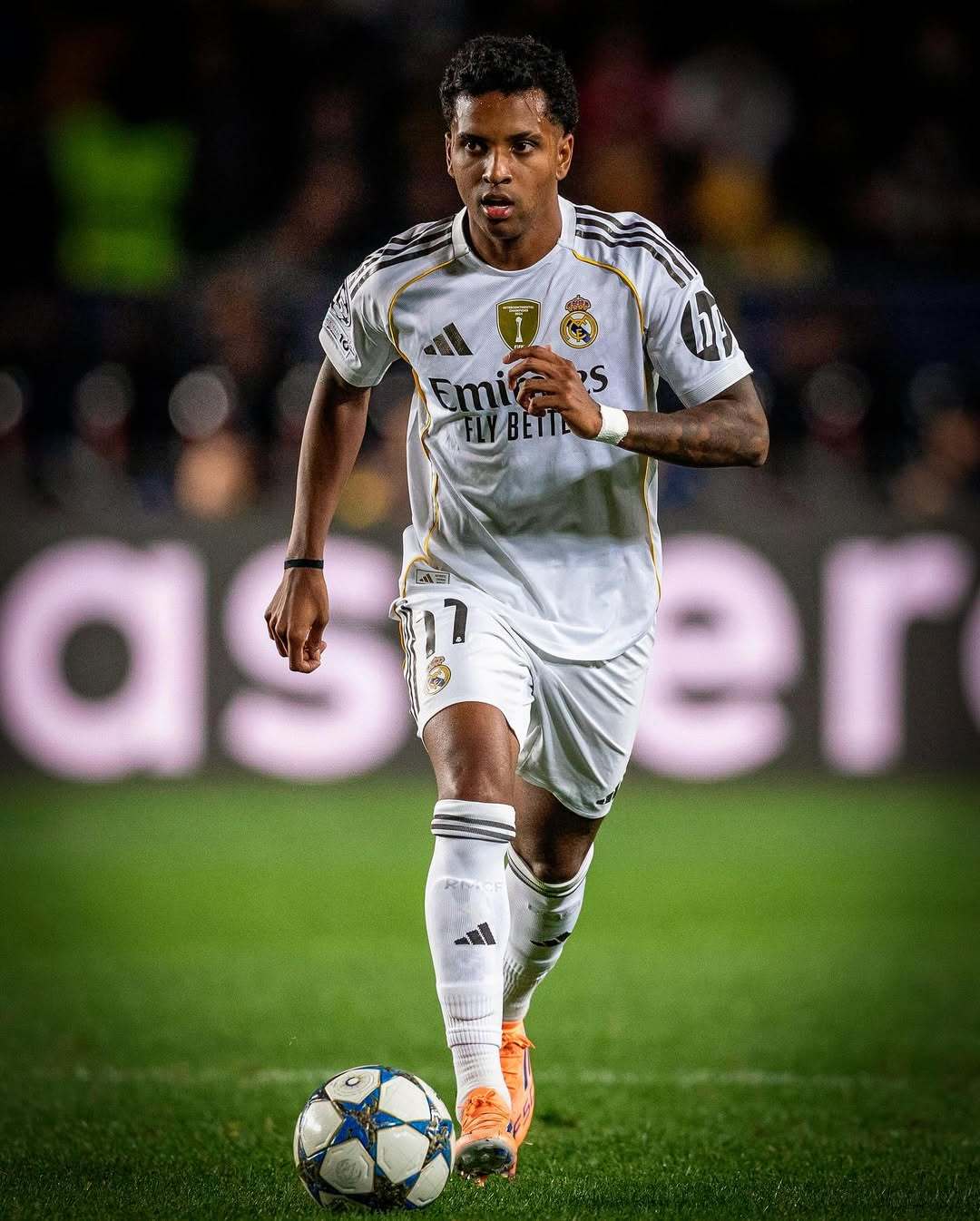 罗德里戈亲口承认收到过报价，但一句承诺让皇马球迷彻底安心